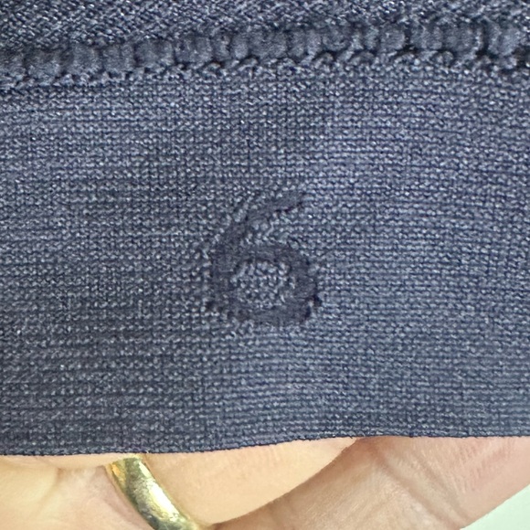 Lululemon Size 6 Women's Black Tank Top - Picture 3 of 5